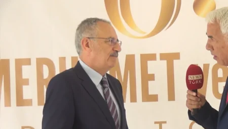 Sözcü Gazetesi Ankara Temsilcisi Saygı Öztürk, Merhamet ve Emek Ödül Töreni’nde Konuştu: ‘İyilikleri Anlatmak Medyanın Vicdani Sorumluluğudur’